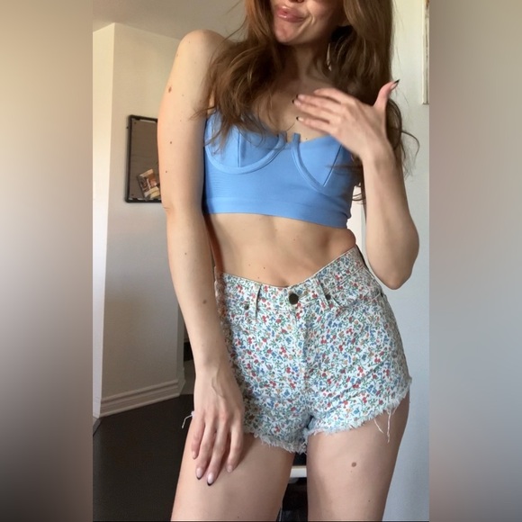 Guess Floral Shorts - Picture 7 of 15